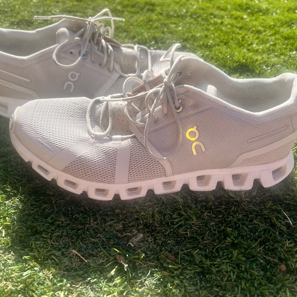 On Running Light Gray Sneakers